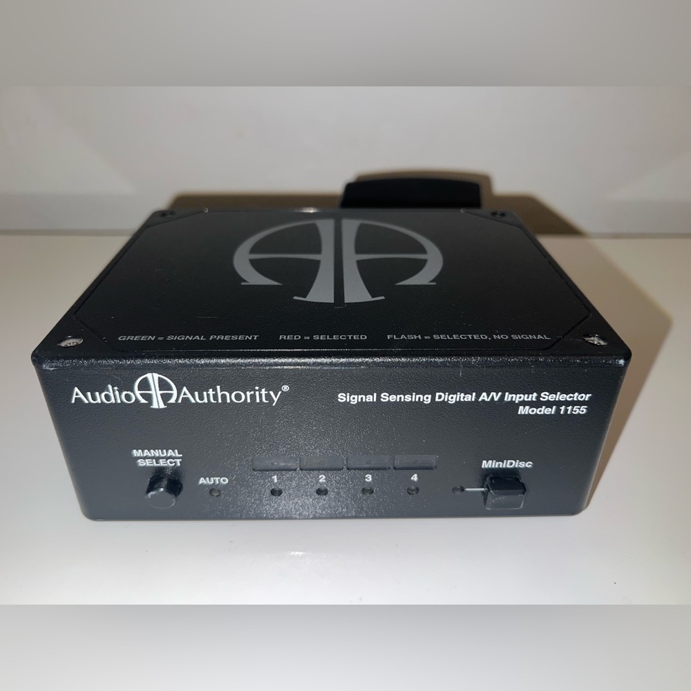 Audio Authority Signal Sensing Digital Input Selector Model 1155
